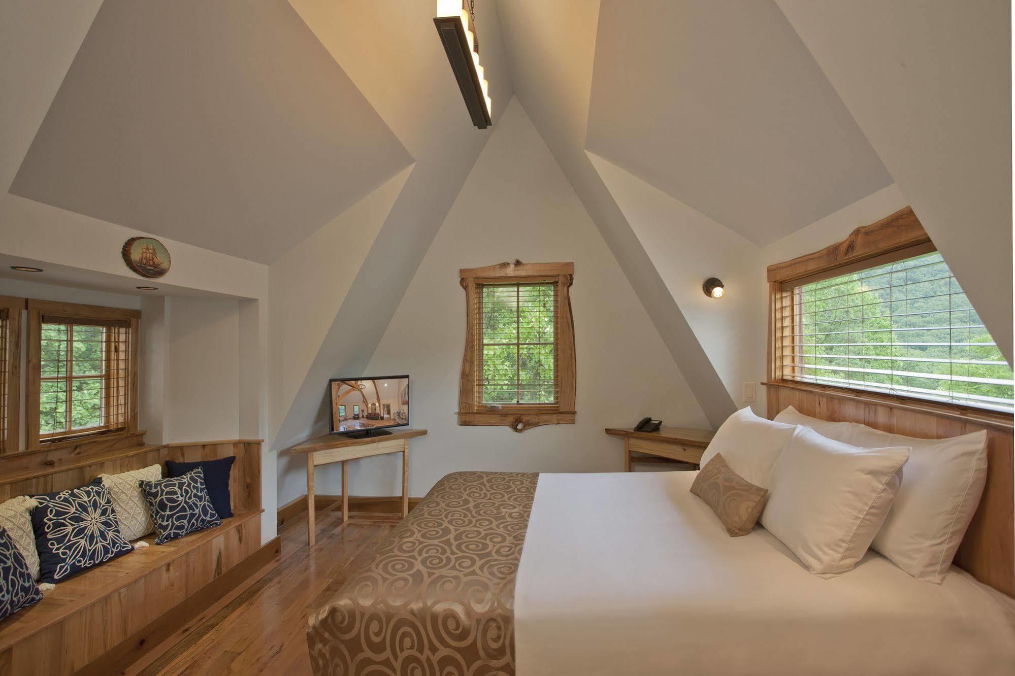 Fenton Inn Nellysford Экстерьер фото