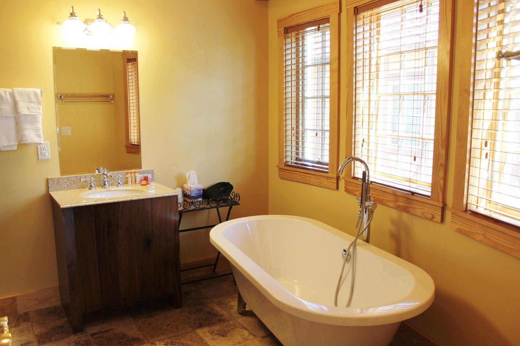 Fenton Inn Nellysford Экстерьер фото